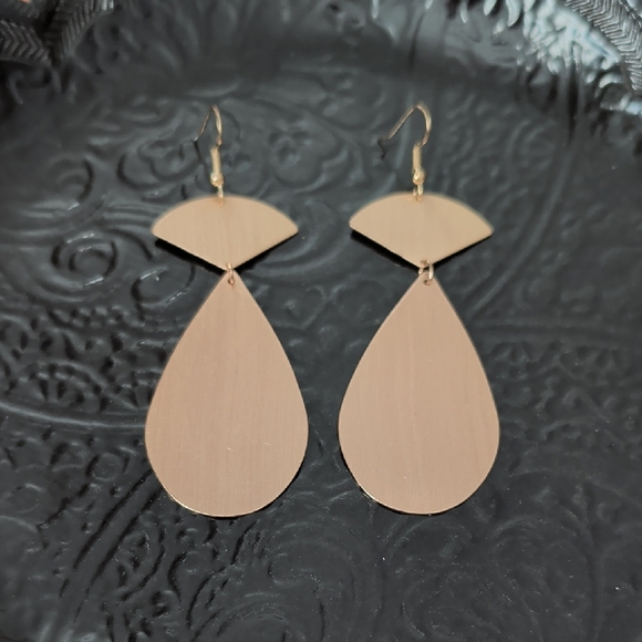 Jewelry - Gold Teardrop Statement Earrings - Women's Fashion Jewelry